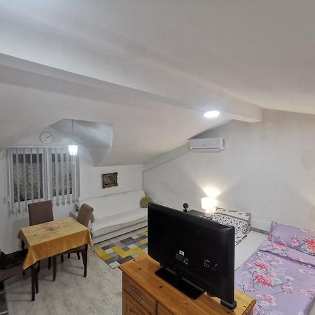 White Apartment Sarajevo - Free Parking المظهر الخارجي الصورة
