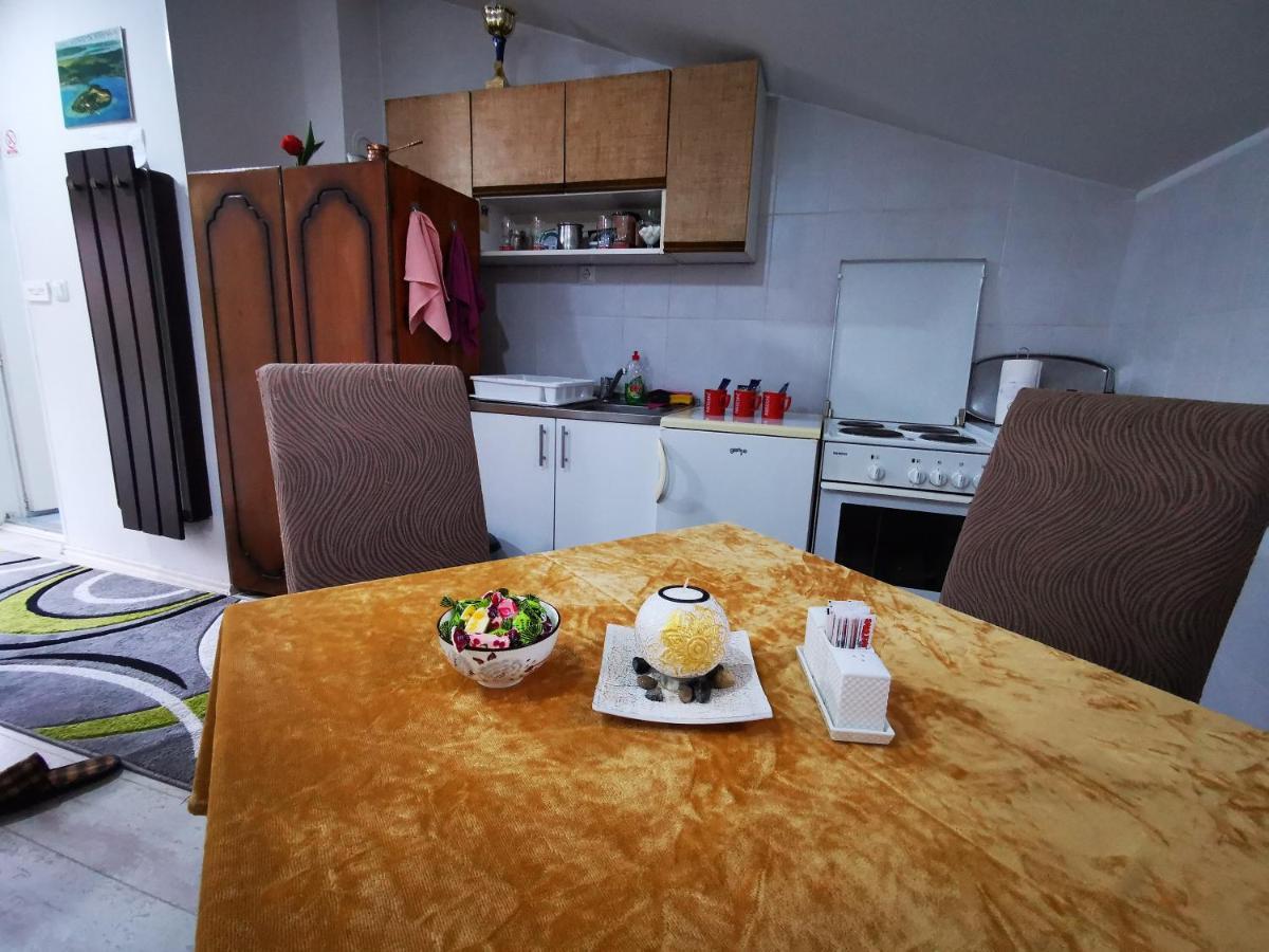 White Apartment Sarajevo - Free Parking المظهر الخارجي الصورة