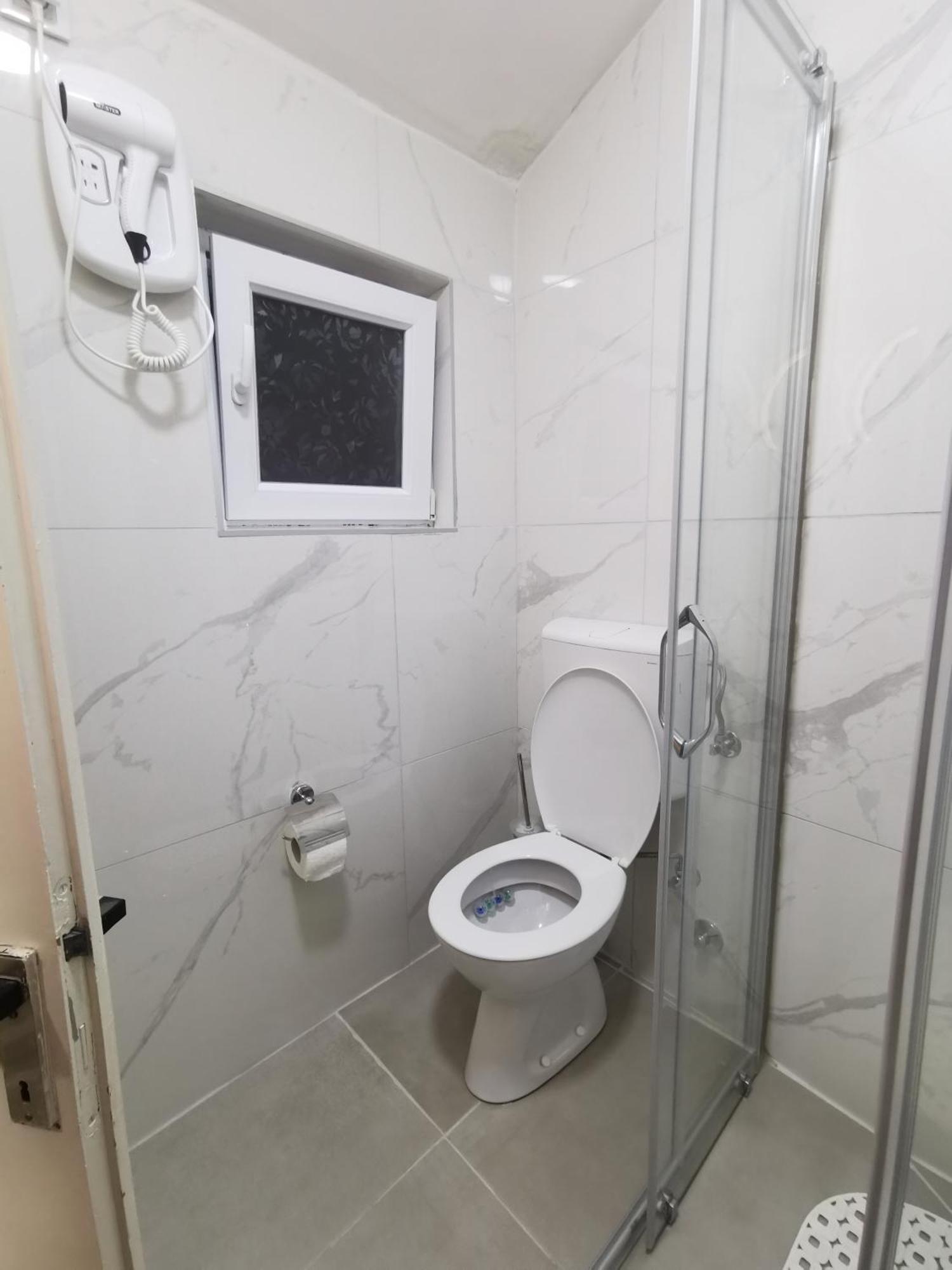 White Apartment Sarajevo - Free Parking المظهر الخارجي الصورة
