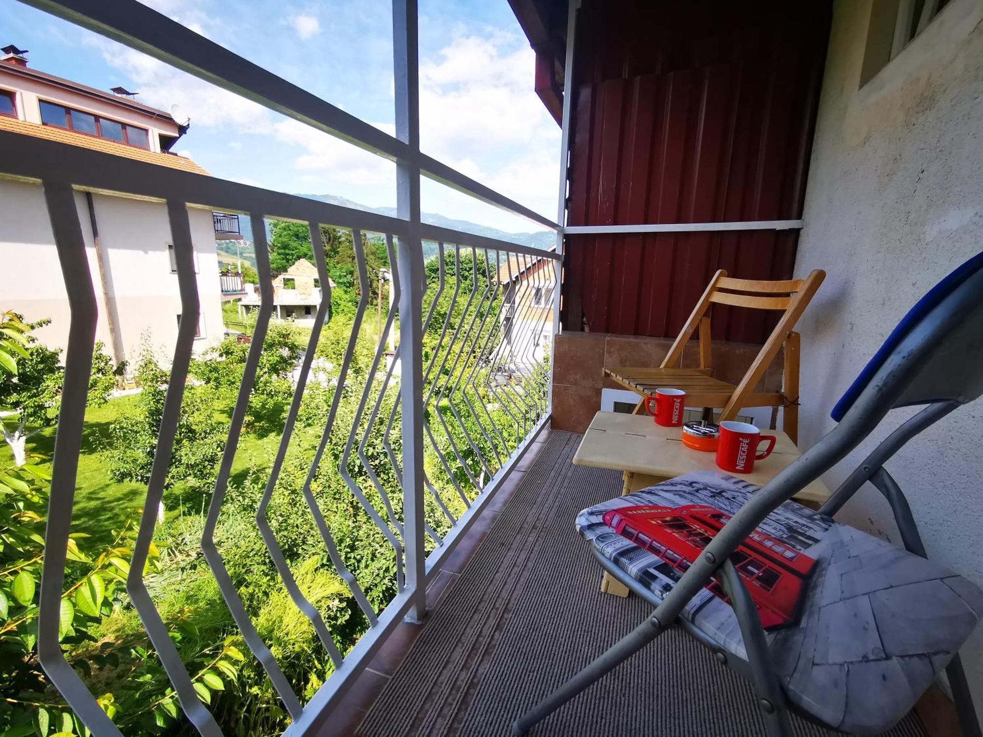 White Apartment Sarajevo - Free Parking المظهر الخارجي الصورة